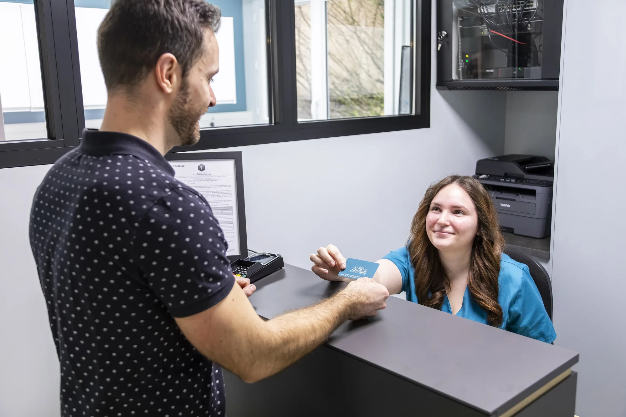 Assistante – L’art du Sourire Assistante - L'art du Sourire
